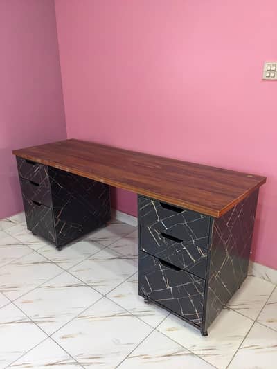 Table design by Pinterest hay