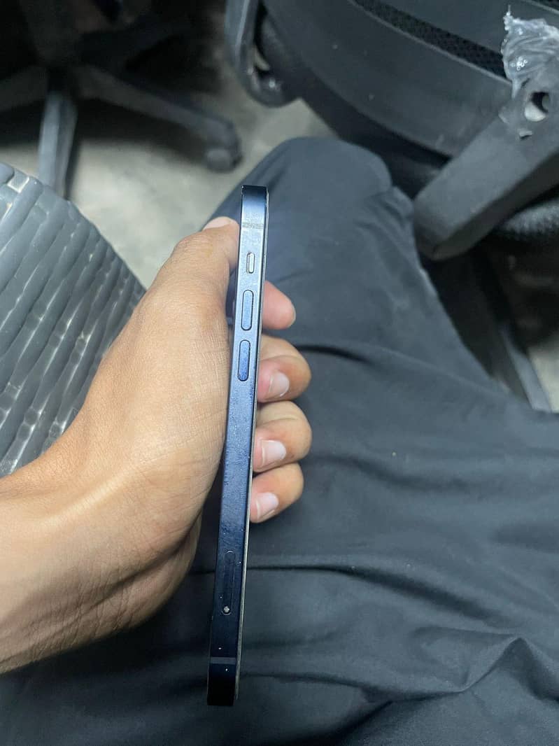 Apple iPhone 12 2