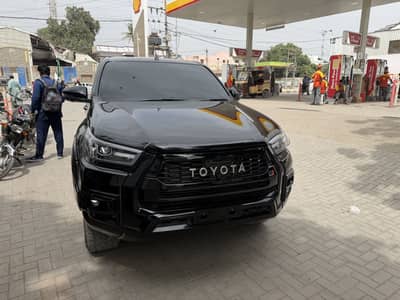 Toyota Hilux Revo GR 2025