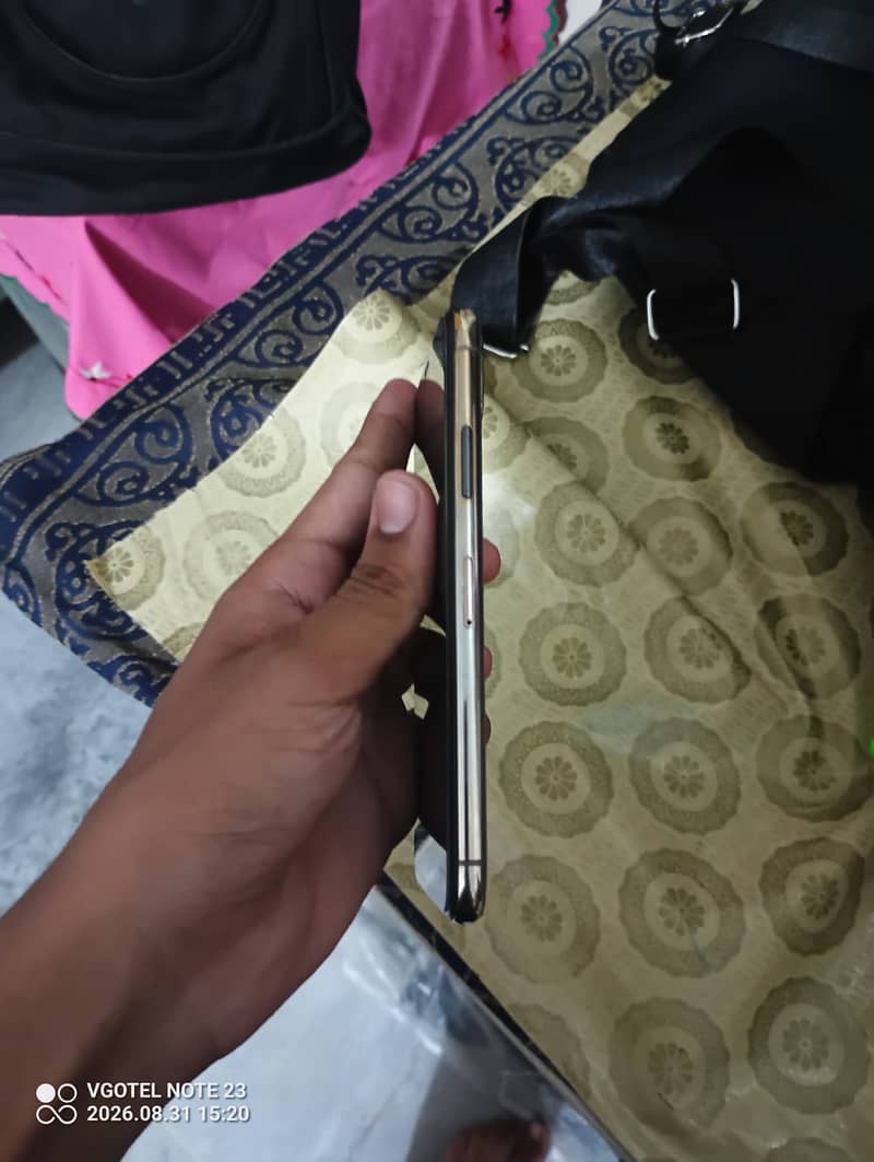 Apple iPhone XS 2