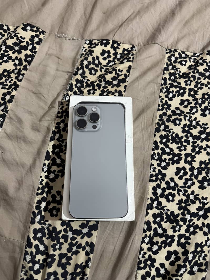 Apple iPhone 15 Pro Max 1