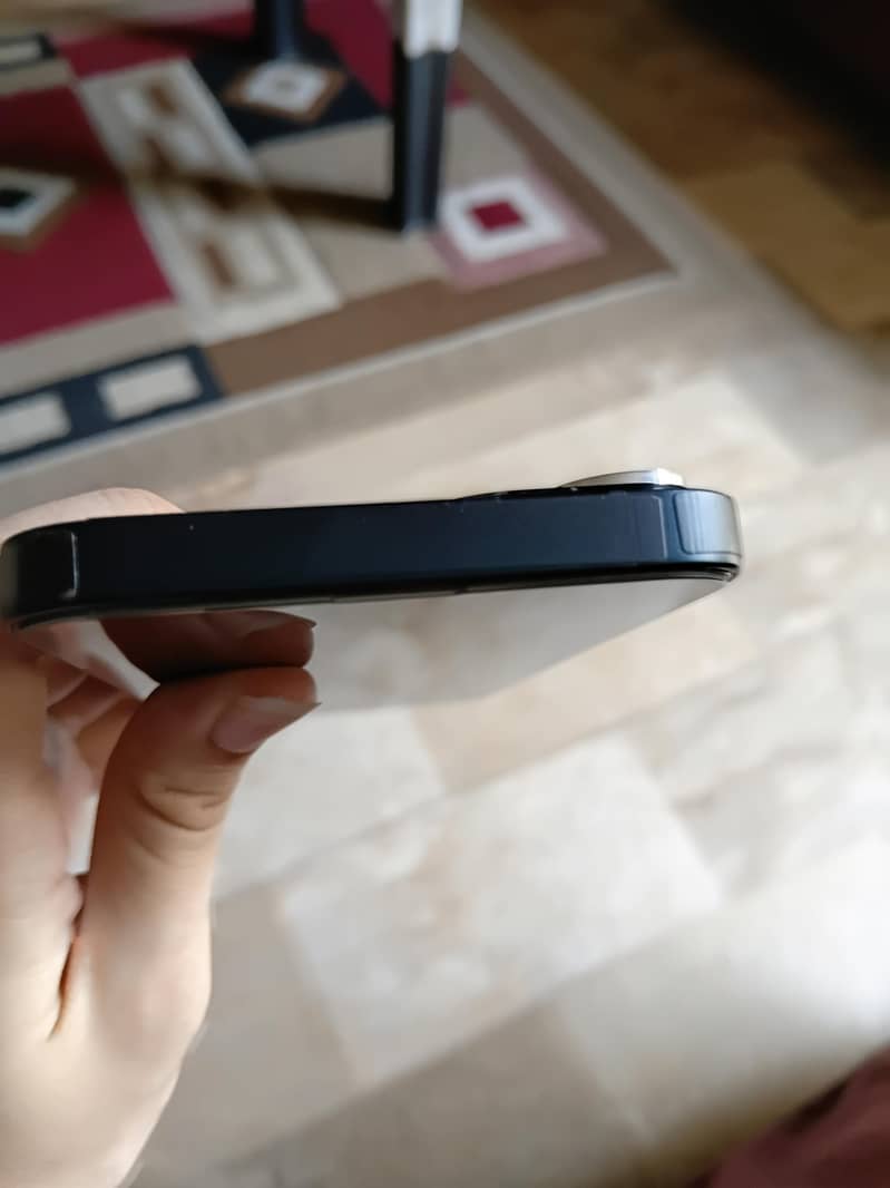 Apple iPhone 13 2