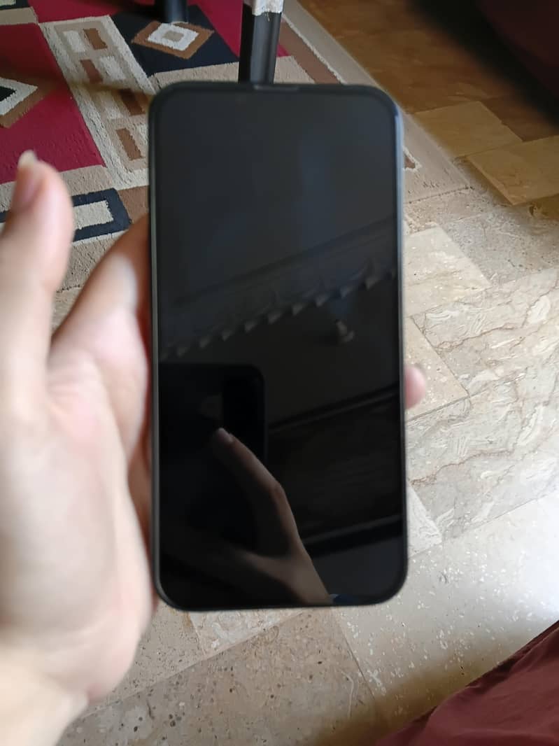 Apple iPhone 13 4
