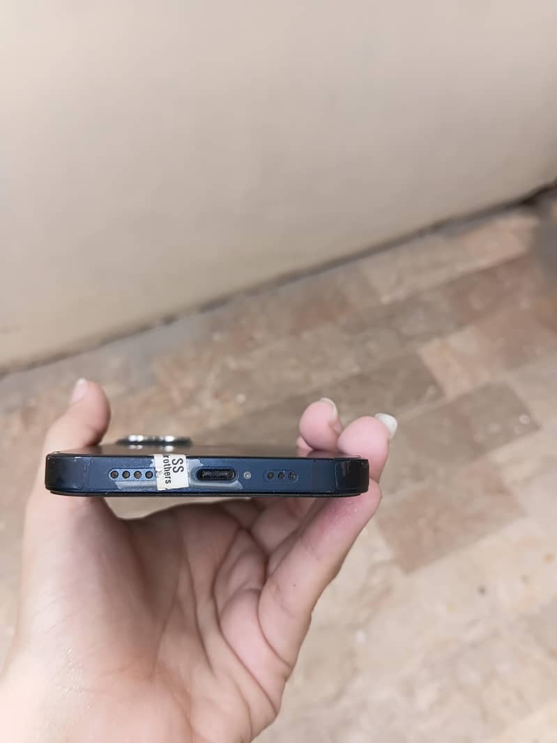 Apple iPhone 13 6