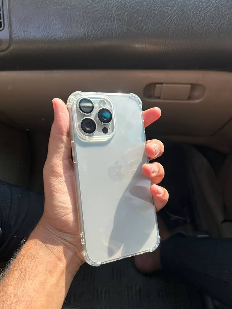 Apple iPhone 15 Pro Max 2