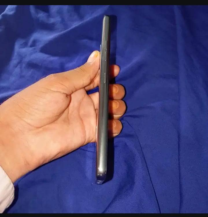 LG G7 ThinQ 3