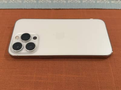 Apple iphone 13 pro max like new condition with box