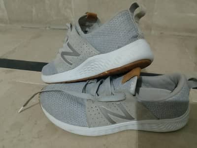 NB RUNNING SHOES  SIZE 38 condition 10/10