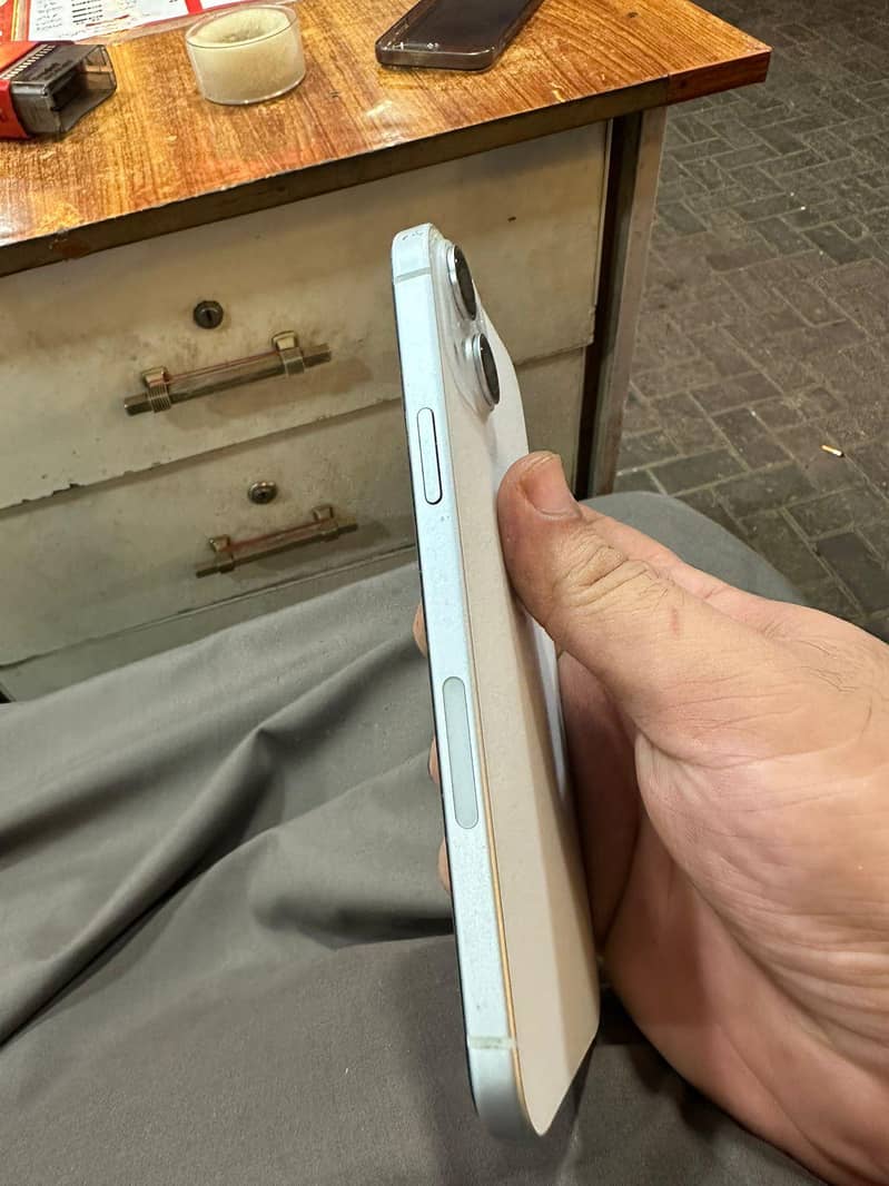 Apple iPhone 15 plus 2