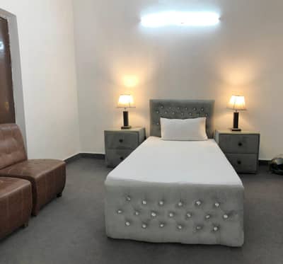 PREMIUM SINGLE-SEATER PAYING GUEST ROOM