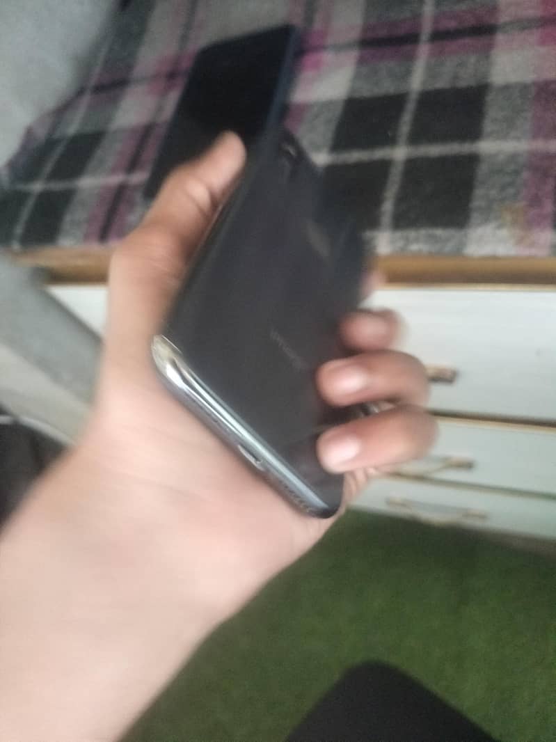 Apple iPhone X 0