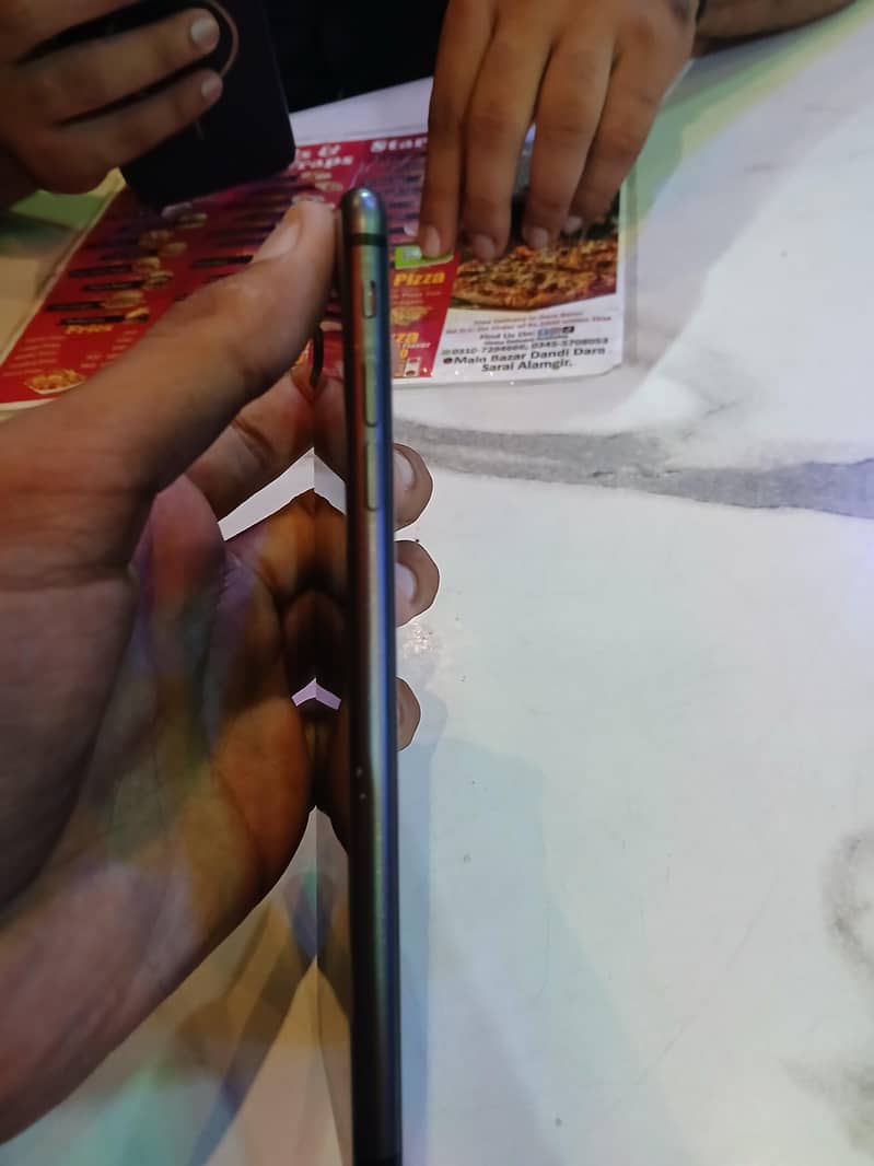 Apple iPhone 8 Plus 4