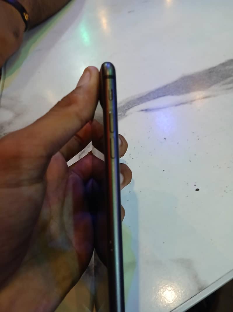 Apple iPhone 8 Plus 5