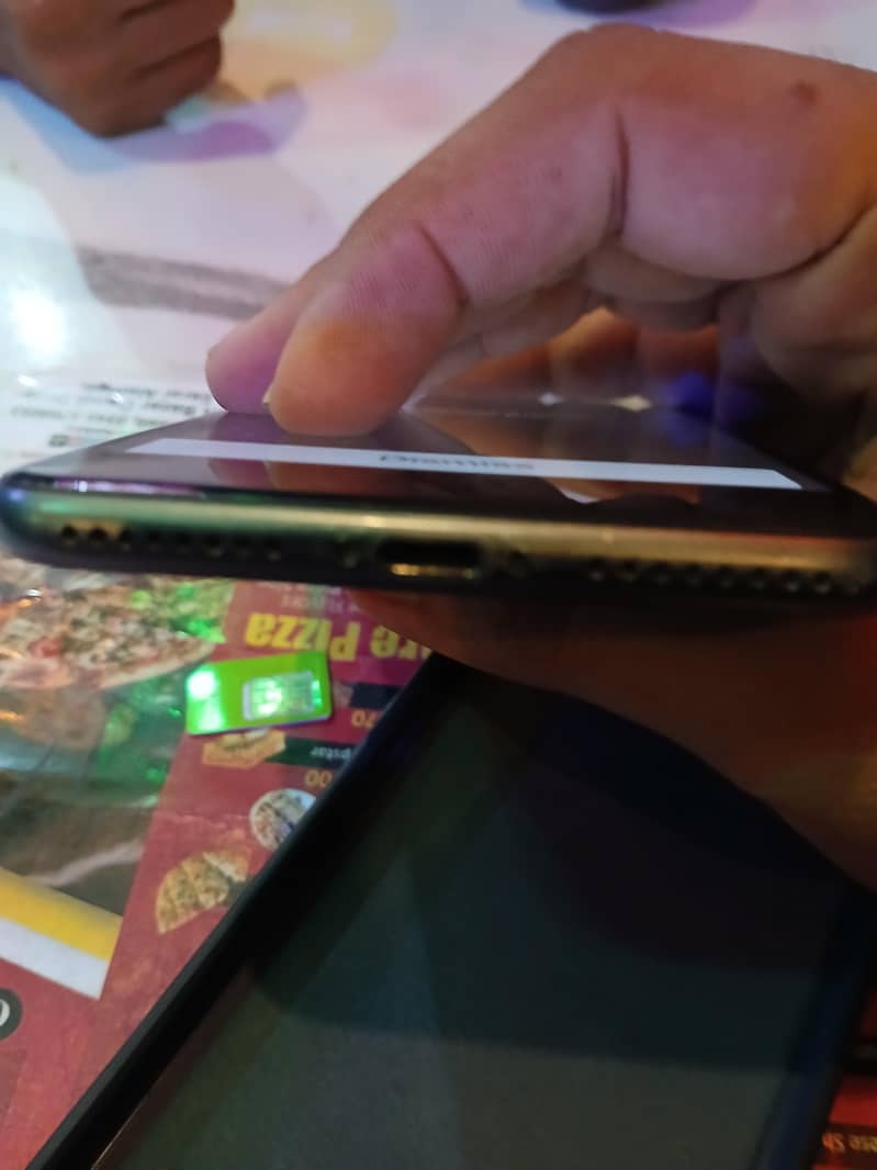 Apple iPhone 8 Plus 6