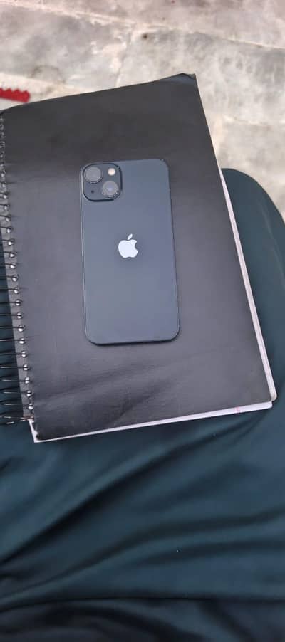 Apple iPhone 13