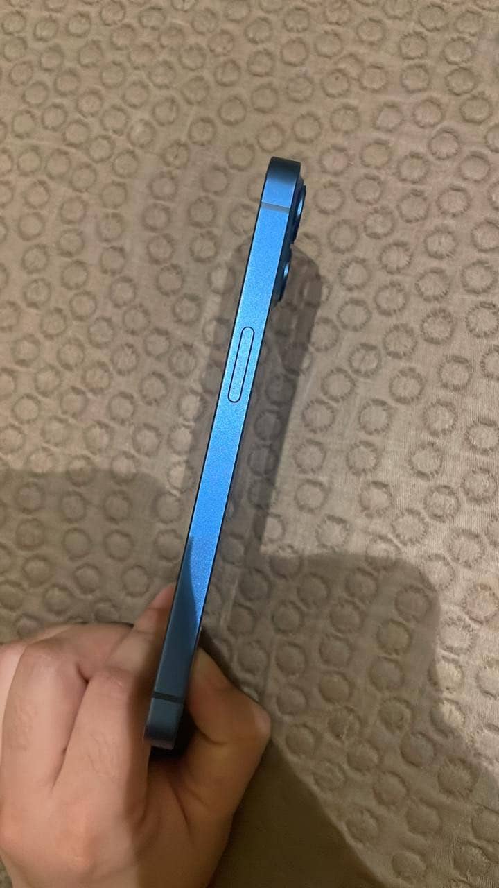 Apple iPhone 13 1