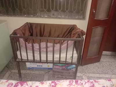 baby cot