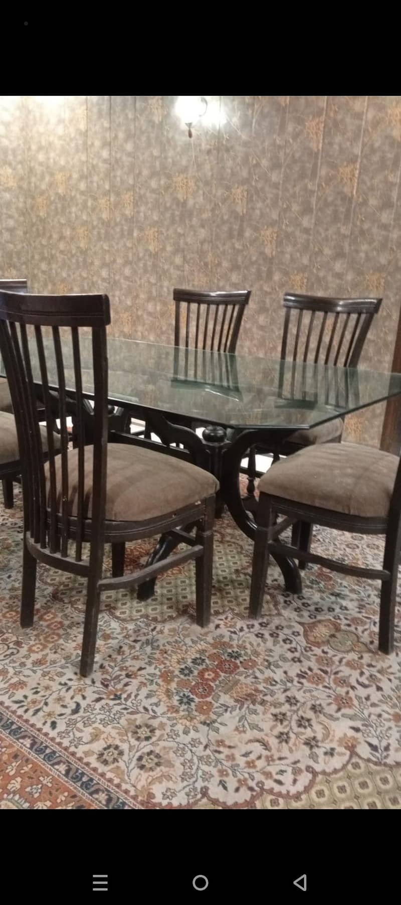 dining table in good condition 0