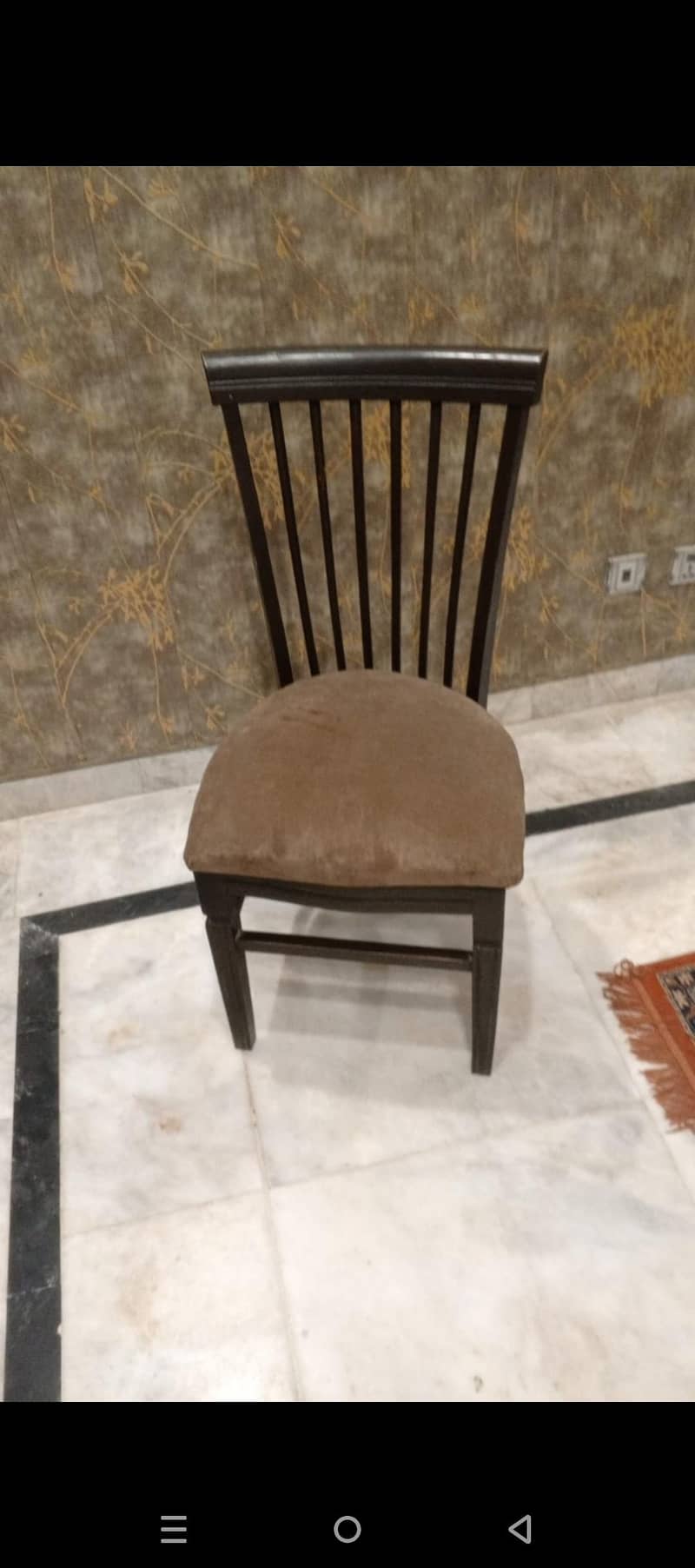 dining table in good condition 7