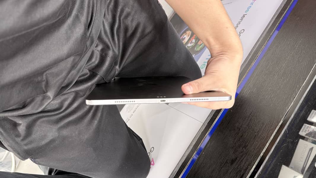Ipad Pro 5th generation 12.9 inch 6