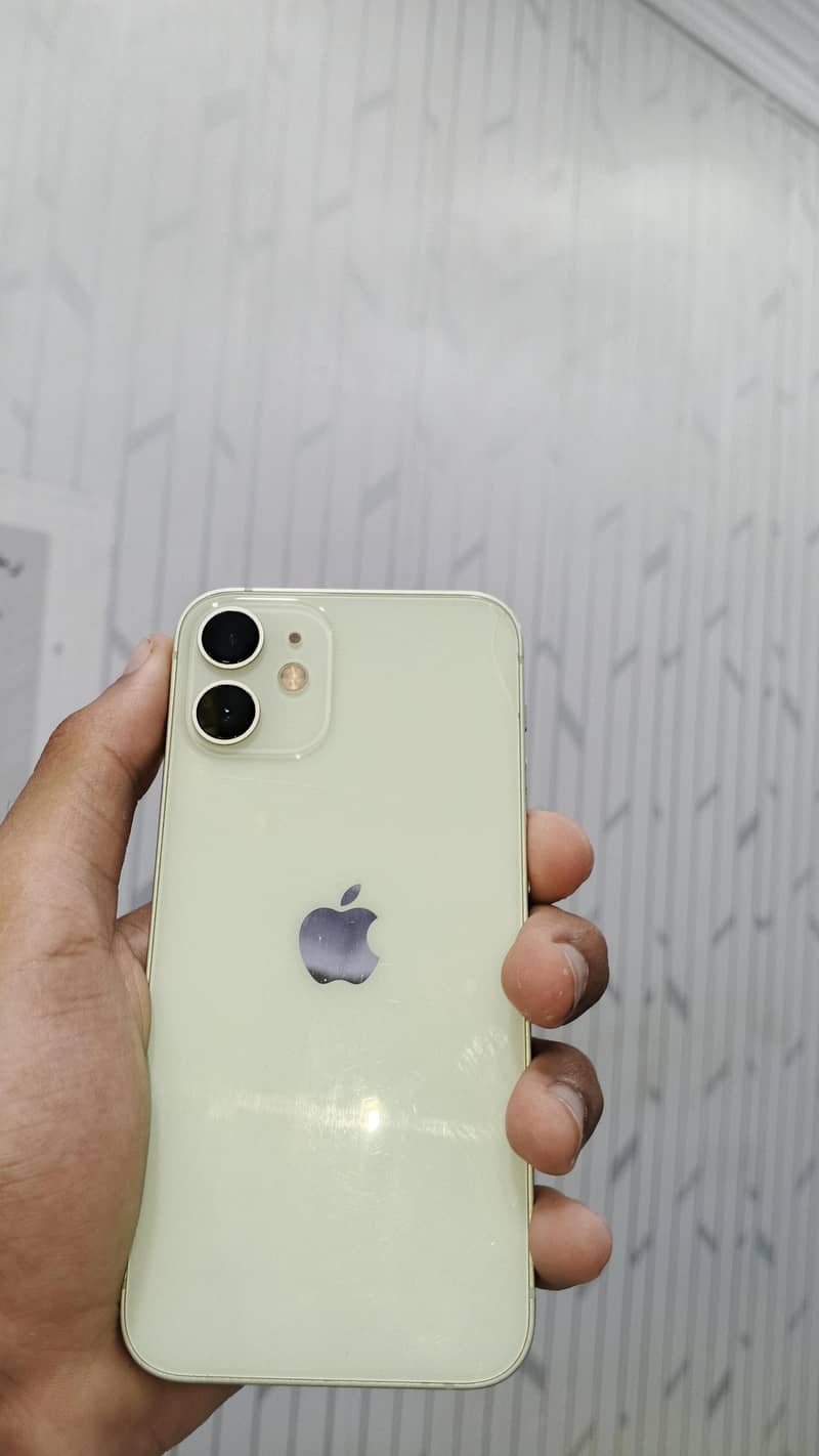 Apple iPhone 12 mini 6