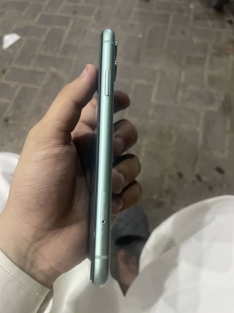 Apple iPhone 11 5