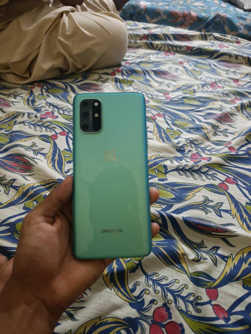 One Plus 8T 0