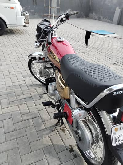 HONDA 125 GOLD EDITION