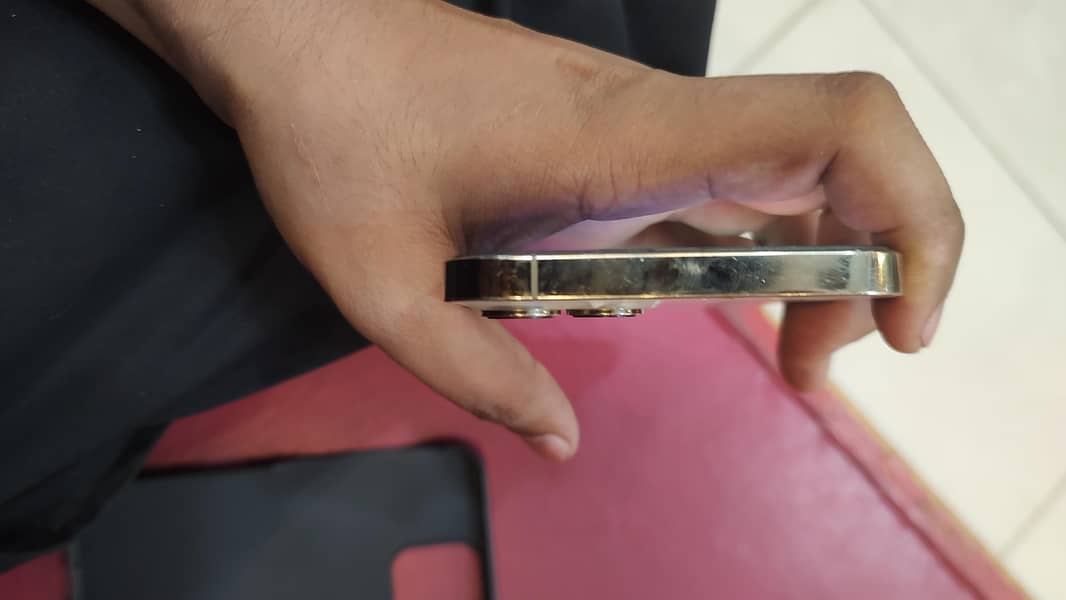 Apple iPhone 12 Pro Max 3