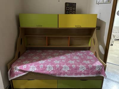 Kids bed/ Bunk bed