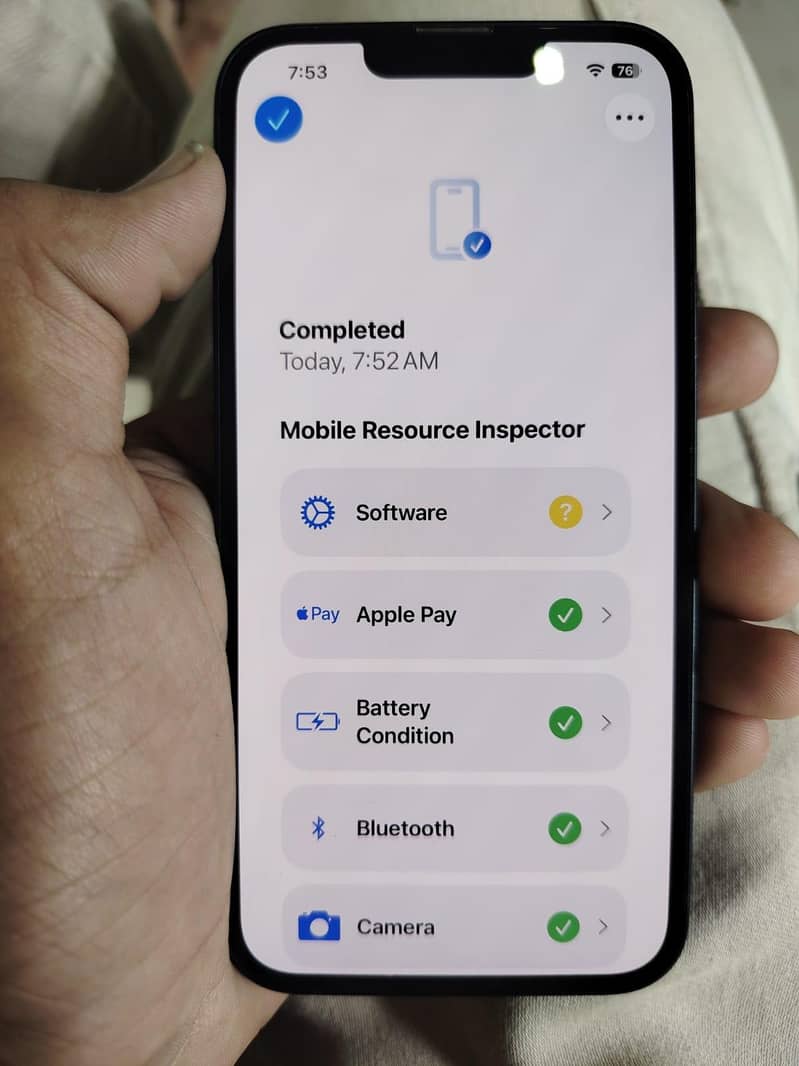 Apple iPhone 13 8