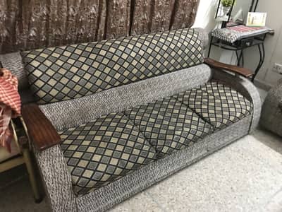 Sofa set Urgent sell conditon 10/8