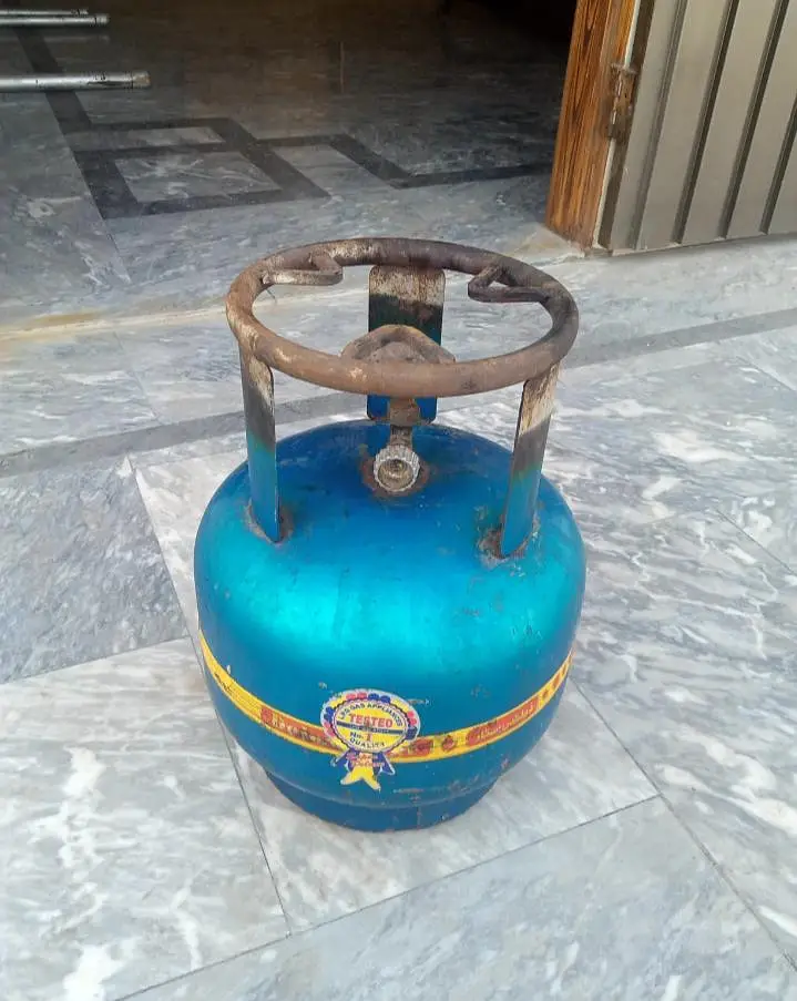 میانوالی کا اصیل مرغا  سیل 03054508302   ر — photo 2