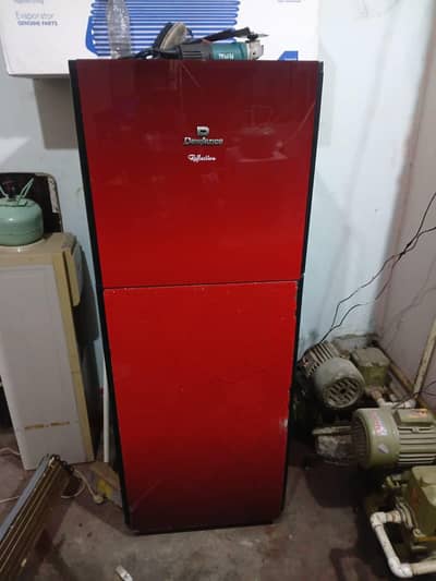 Dawlance refrigerator All ok just glass crack