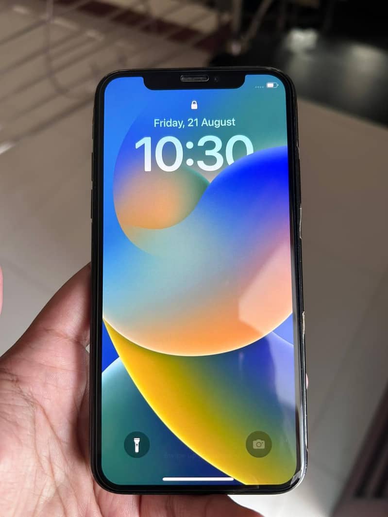Apple iPhone X 4