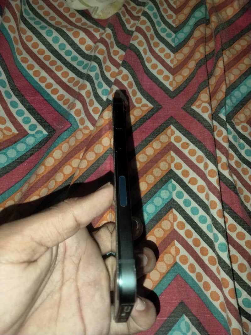 Apple iPhone 13 3