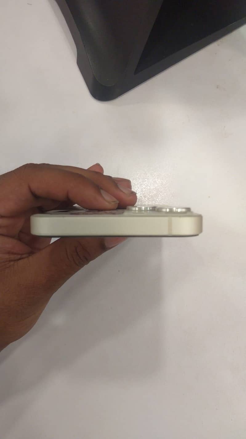 Apple iPhone 13 2