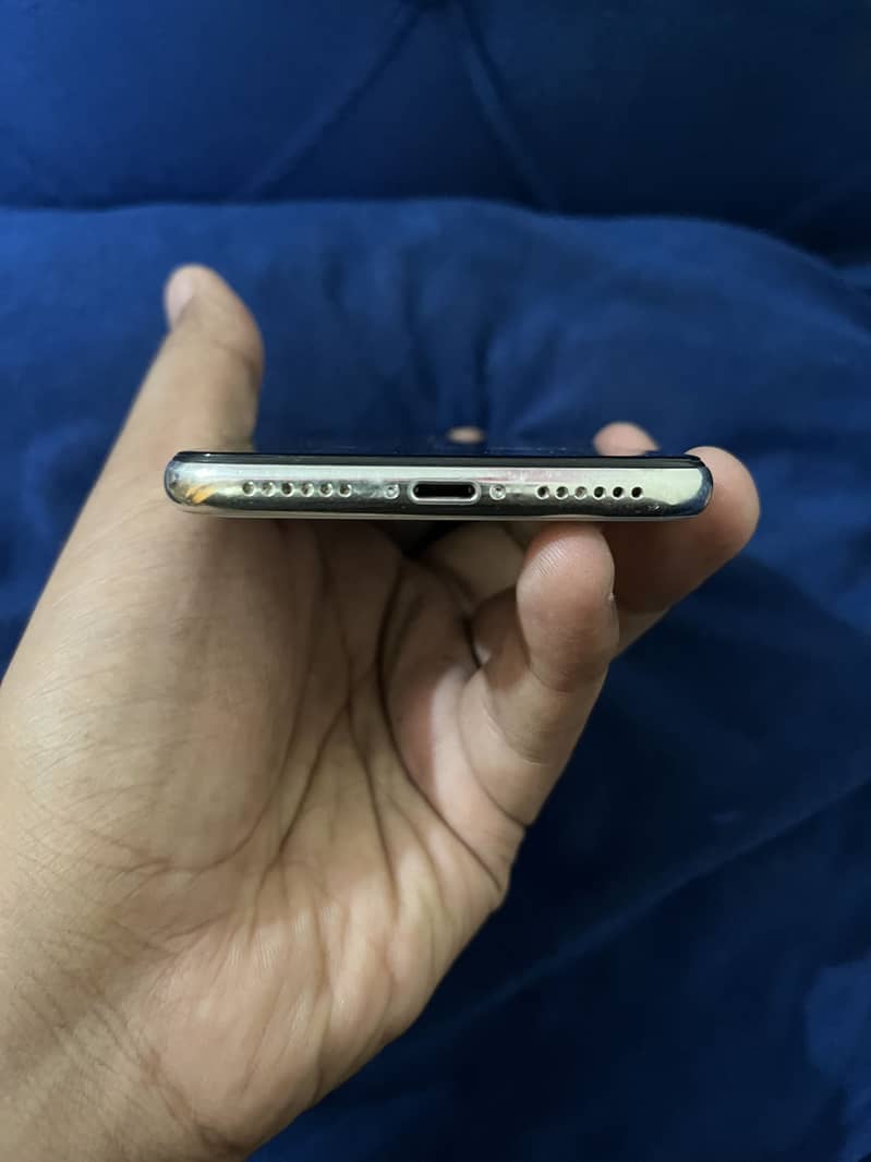 Apple iPhone X 0