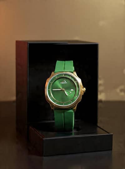 `HERYI Men's Octagon Sports Watch