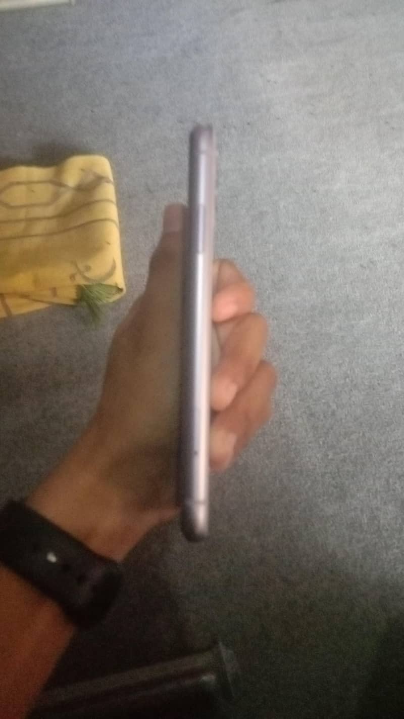 Apple iPhone 11 3