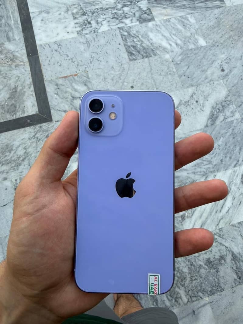 Apple iPhone 12 4