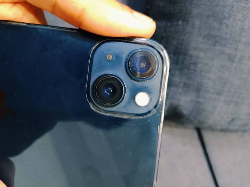 Apple iPhone 13 4