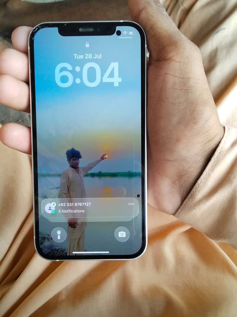Apple iPhone 12 6