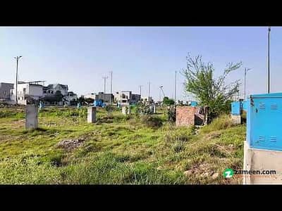 CCA5 4 MARLA COMMERCIAL PLOT FACING PARKING HOT DEAL IDEAL LOCATION