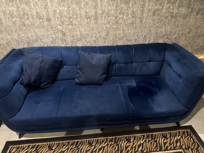 Sofa set for sale.