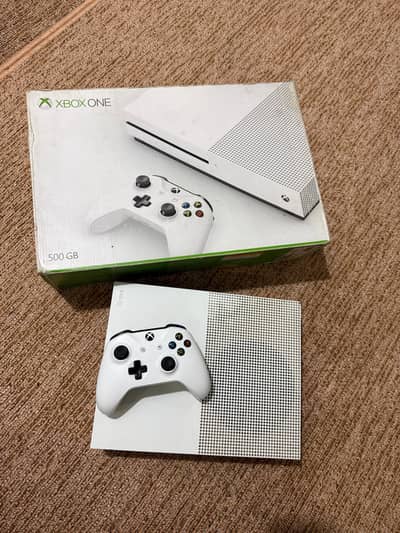 Xbox one s 500gb console with box in excellent condition