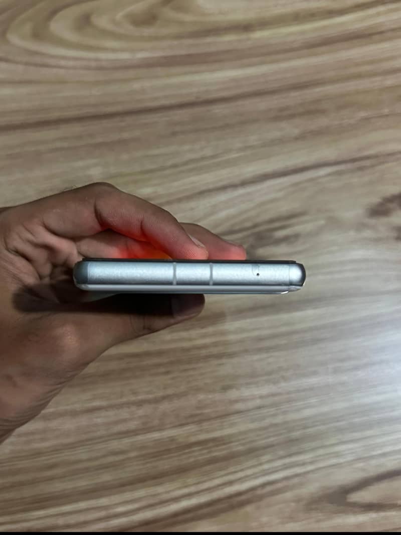 Google Pixel 7a 4