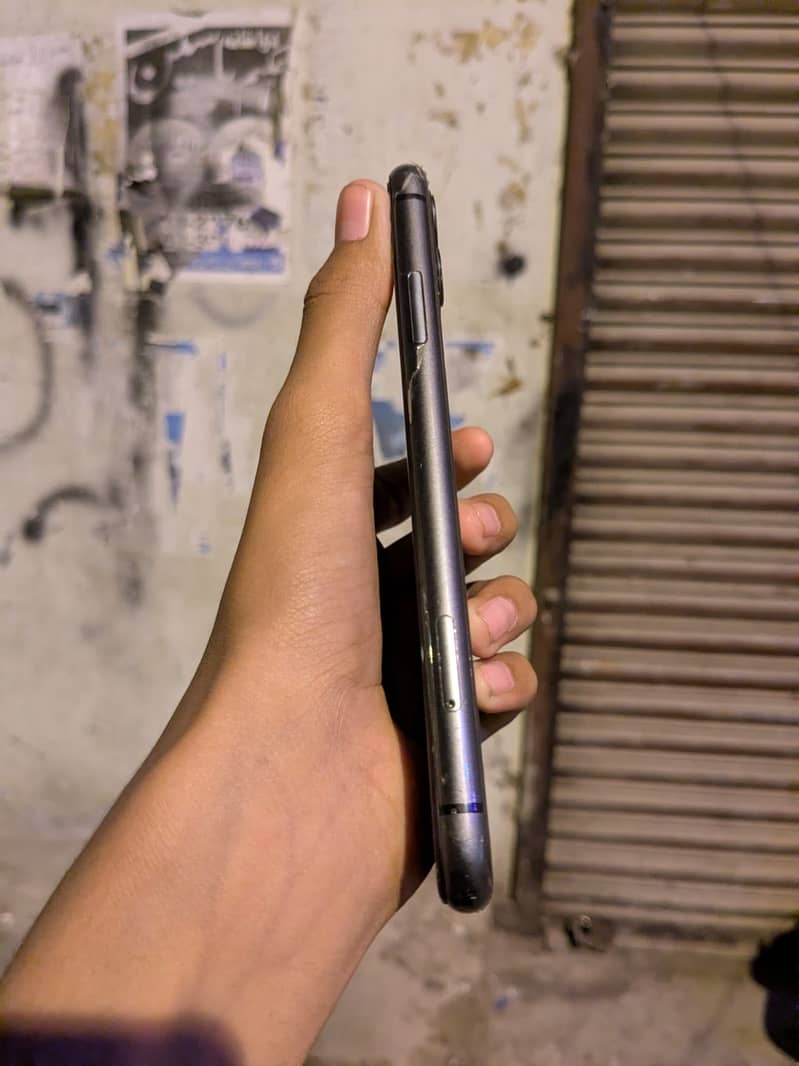Apple iPhone 11 5