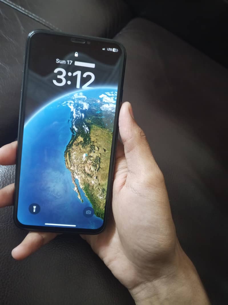 Apple iPhone X 3