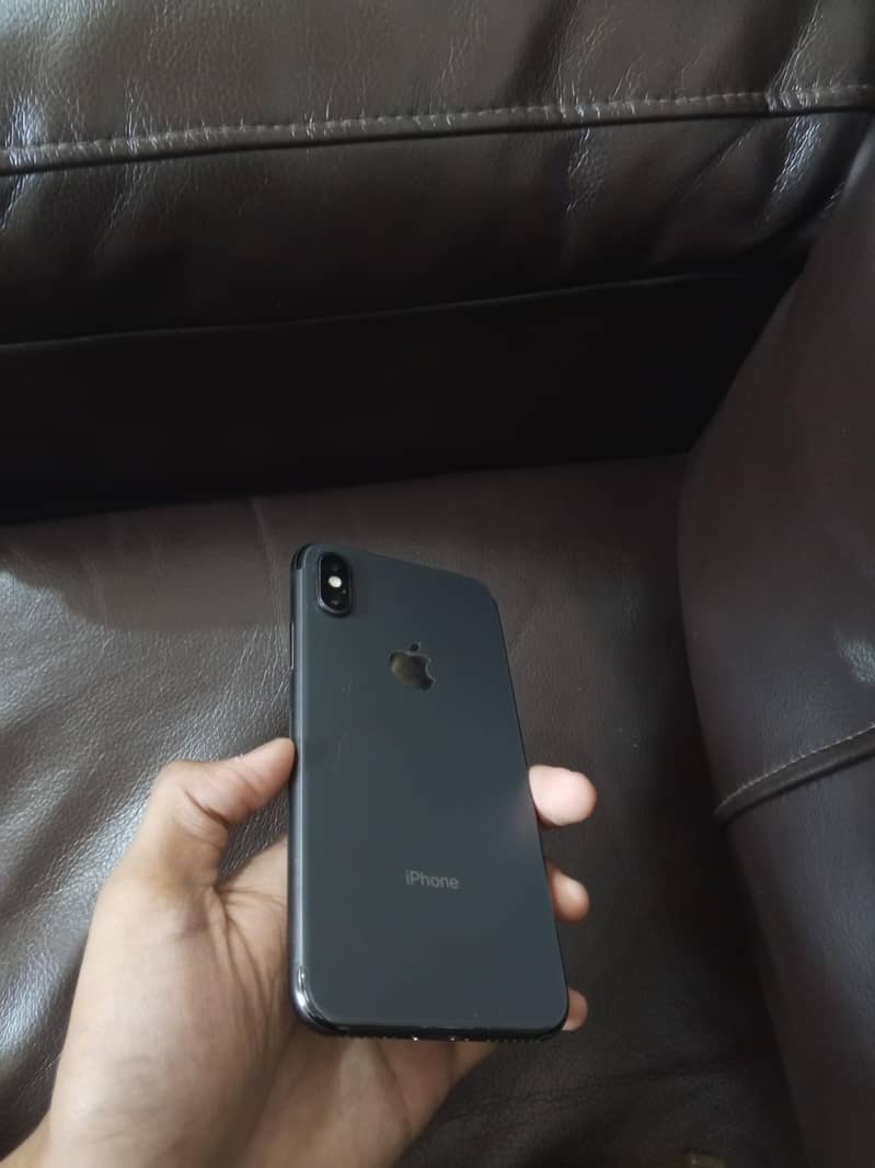 Apple iPhone X 4